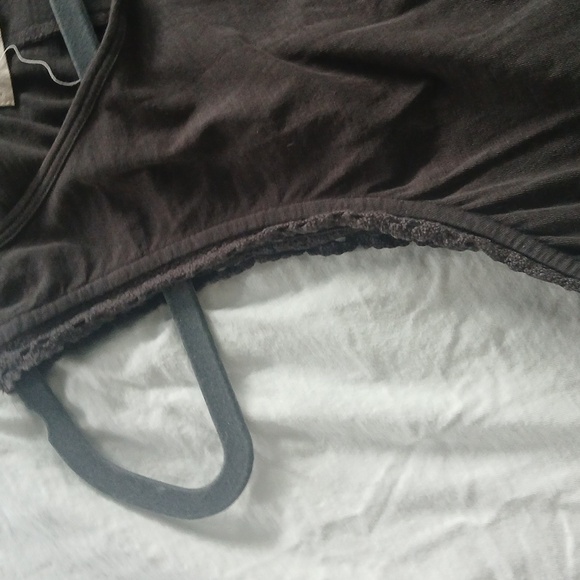 Bundle of 2 lucky brand tanks - Picture 4 of 5